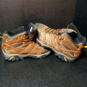 Merrell Moab brown hikers. Size 12